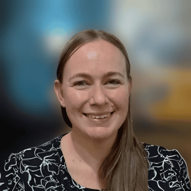 Dr. Saskia Cowles, veterinarian with over 10 years’ experience, formerly equine vet, now caring for dogs and cats with a strong animal welfare focus.